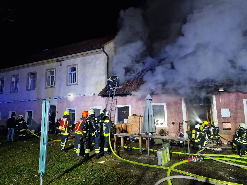 Hausbesitzer nach Brand in Amstetten von Zug getötet